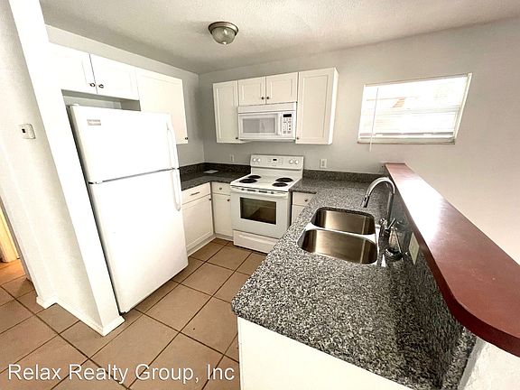 4th image of 312 10th Avenue Dr W