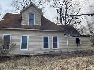 128 E Wood St, Oakford, IL 62673