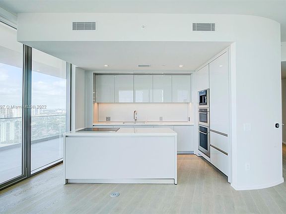 4th image of 18795 Collins Ave #2205