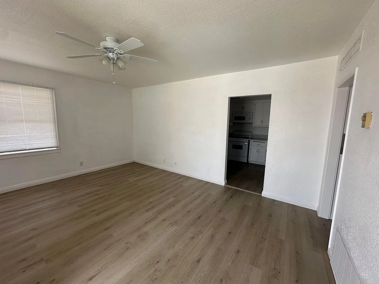 421 S. Richmond Rd. A-B — Photo 3