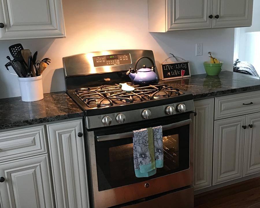 Gas Range.