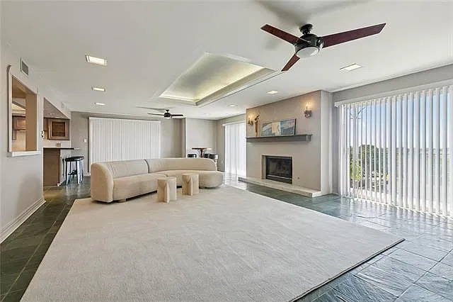 3 bed, 7.0 bath, 1500 sqft, $3,995 — Photo 2