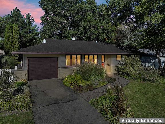3rd image of 540 Edgewood Ln