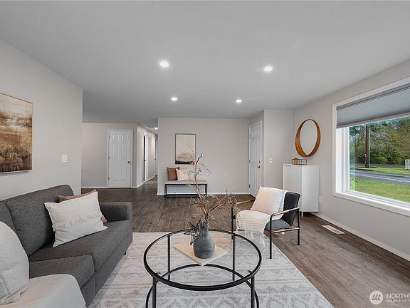 4th image of 1103 Decatur Street SW