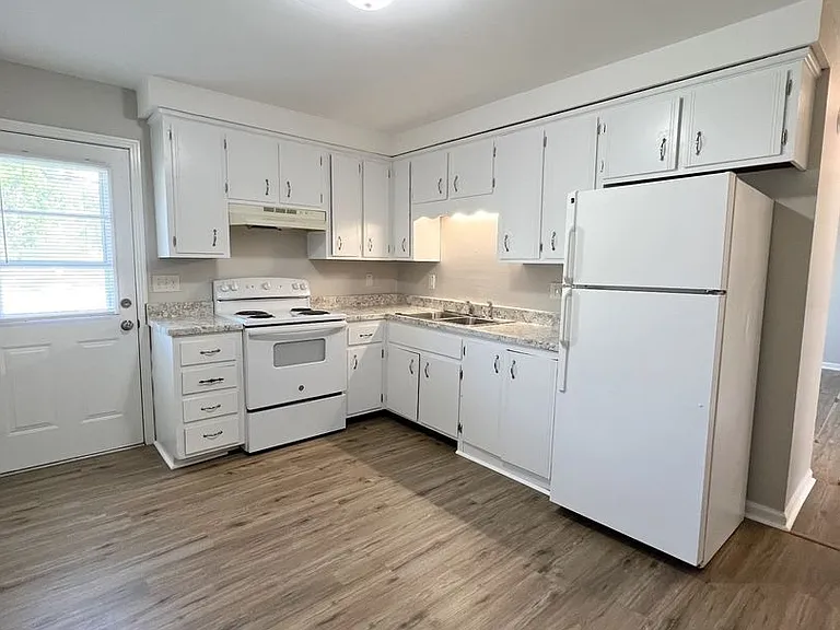 707 Power St — Photo 6