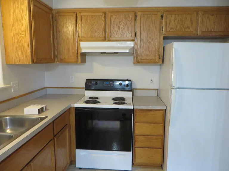 370 Rolling Hills Rd — Photo 5