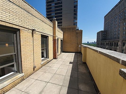 2nd image of 200 W 58th St