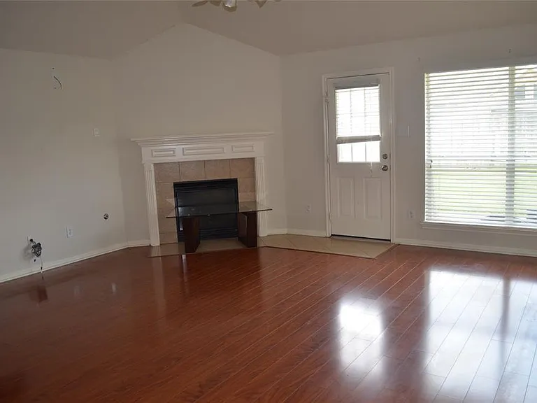 6719 Emerald Shire Ln — Photo 3