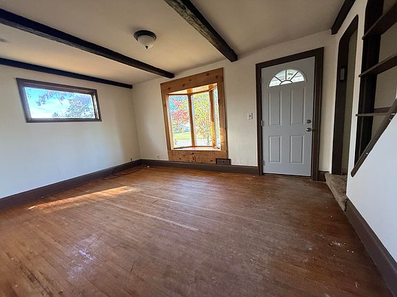 2nd image of 902 E 9th Ave