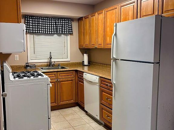 4th image of 601 Mistletoe Ave APT 16