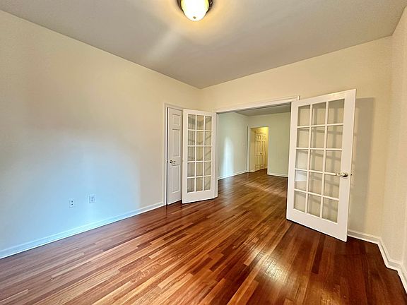4th image of 250 W 78th St #3X