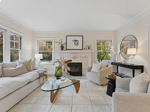 4th image of 12 Brookside Ave