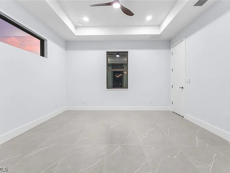 142 SW 33rd Pl — Photo 19