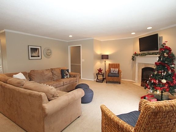 5th image of 8312 W Greenview Dr