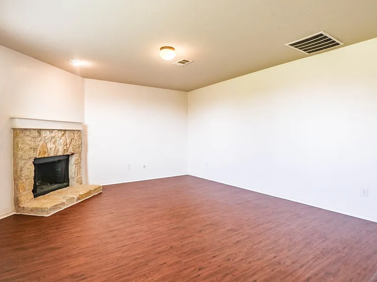 2324 Cavalry Dr — Photo 13