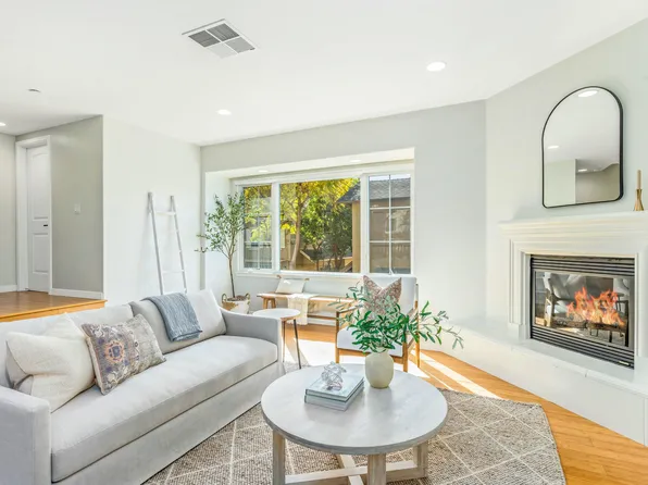 345 Kellogg Way #2, Goleta, CA 93117