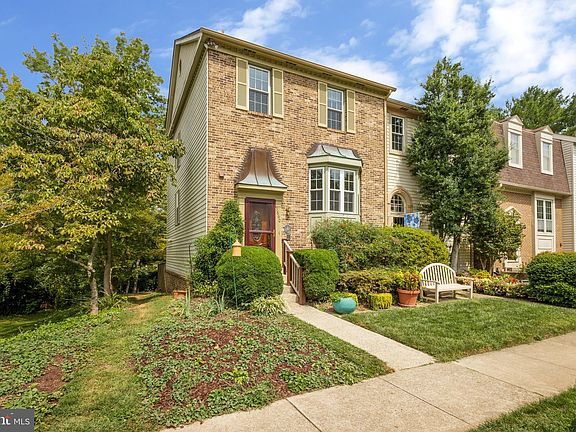 3rd image of 9860 Burke Pond Ct