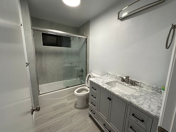 3rd image of 635 E Elmwood Ave Unit 105