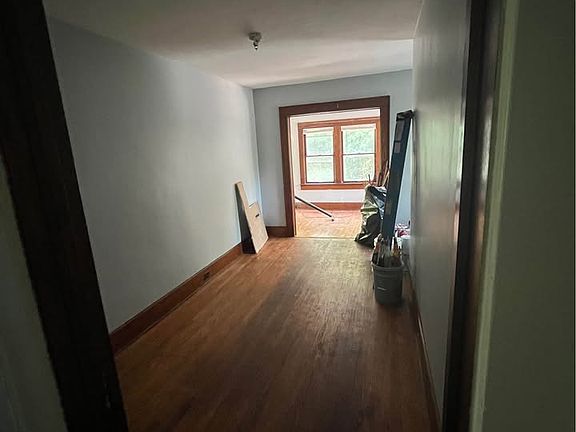 3rd image of 728 Dorsey Ave APT 3