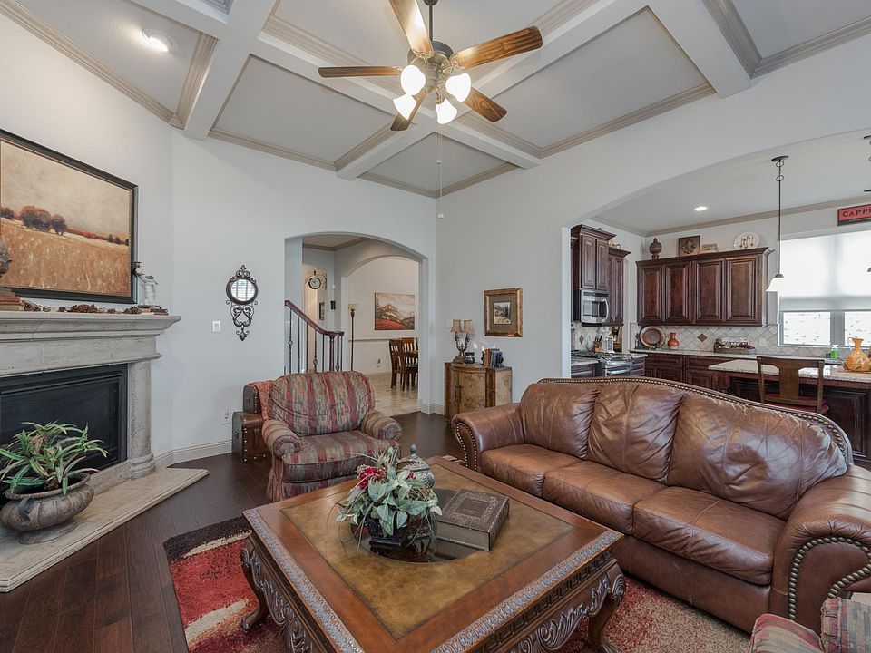 1st image of 913 Lake Meadow Ln