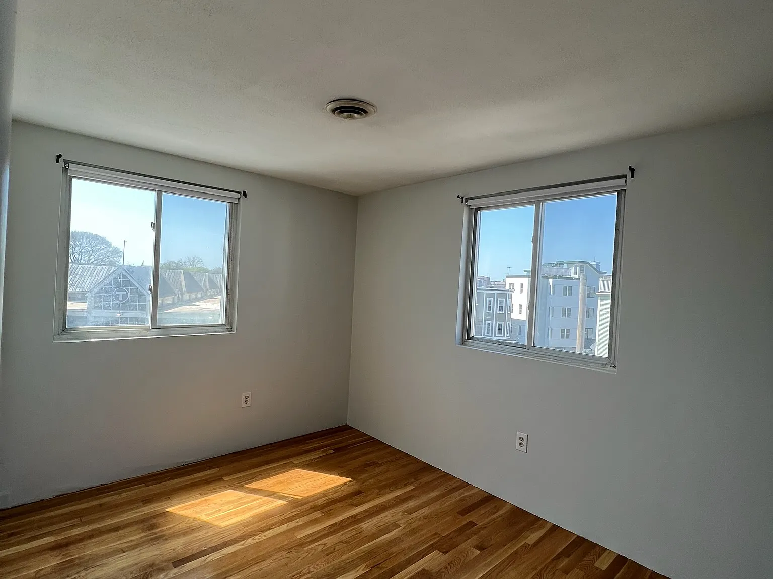 2 bed, 999 sqft, $2,950 — Photo 4