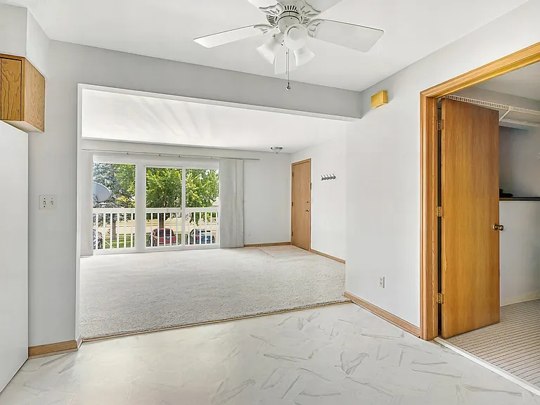 16 W Klubertanz Dr — Photo 10