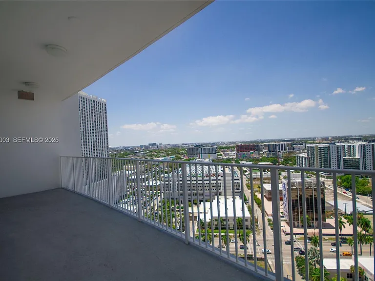 2020 N Bayshore Dr #2204 — Photo 16