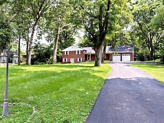 3rd image of 4546 Dickson Rd