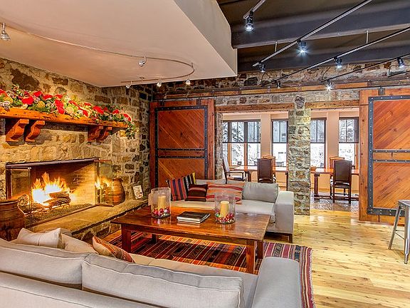3rd image of 550 Depot Ave #203