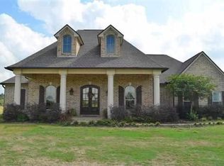 1119 N Meeker Rd, Beaumont, TX 77713