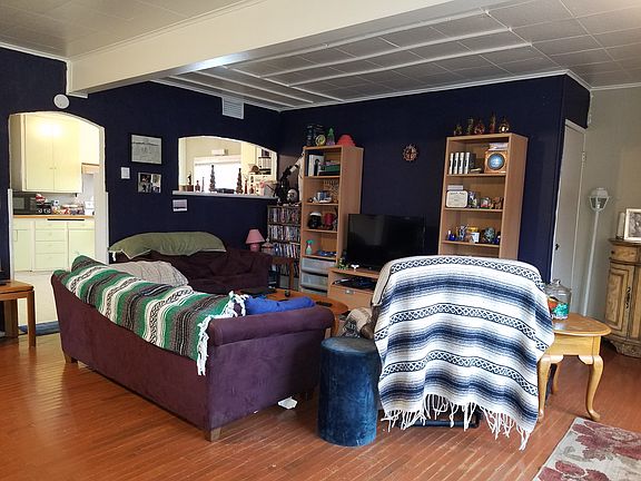 3rd image of 1872 Pacific Ave NE #A-b