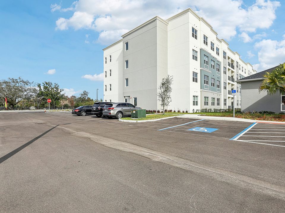 Building Photo 5