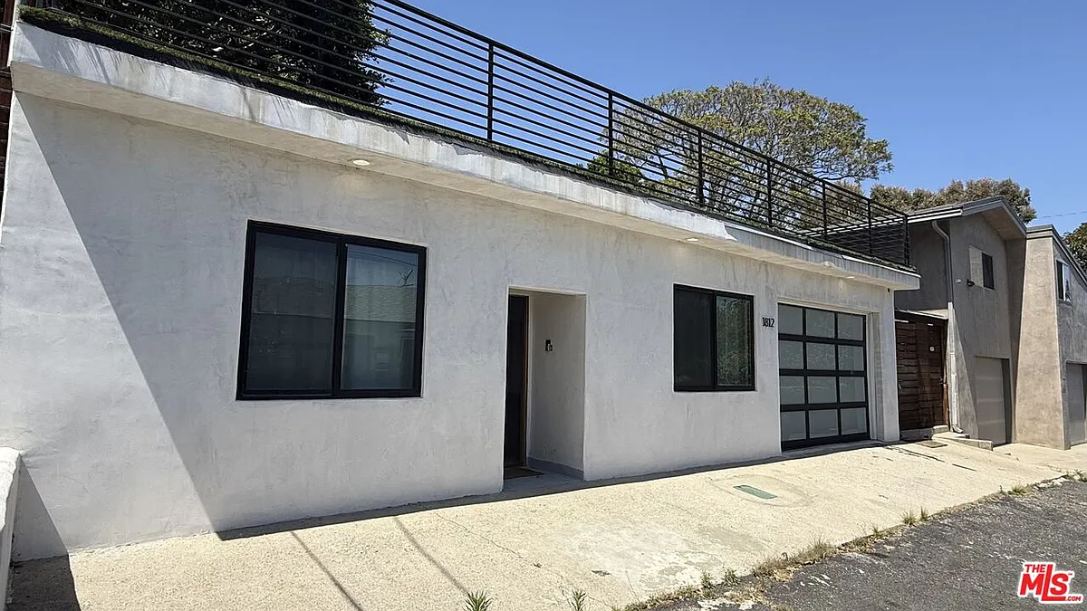 Building Photo - 1812 1/2 Navy St