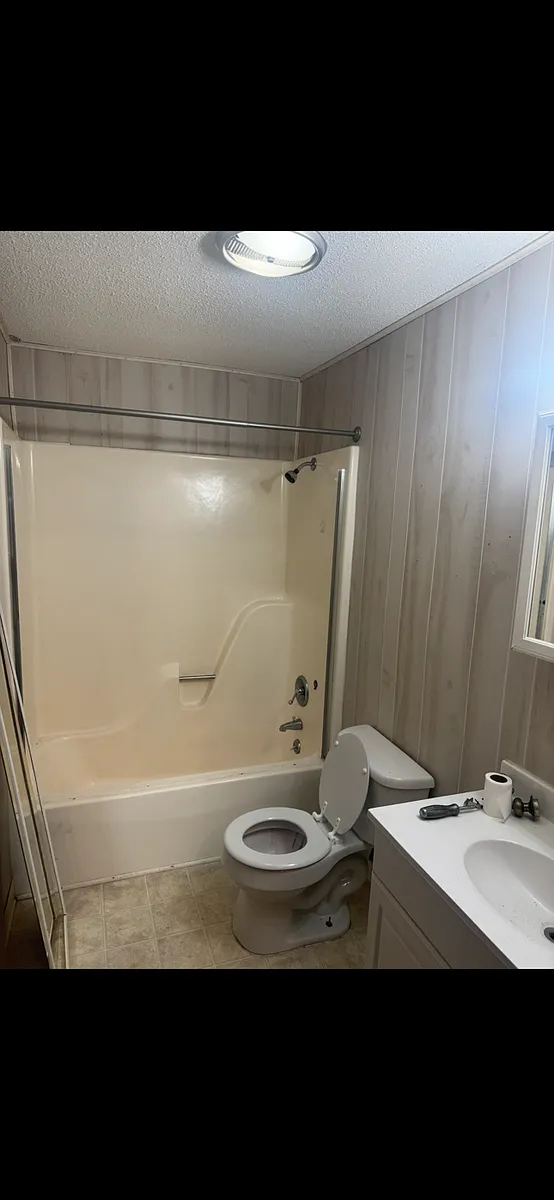 Building Photo - 308 W 27th St #308