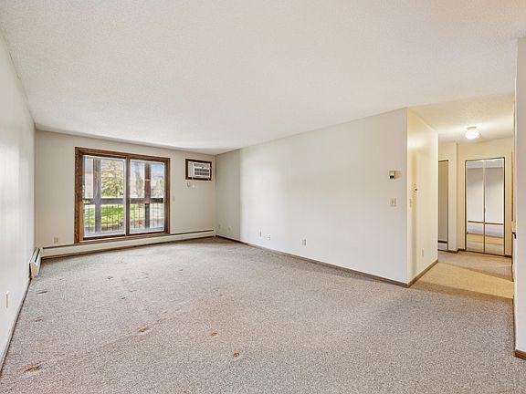 2nd image of 999 41st Ave NE #110NE