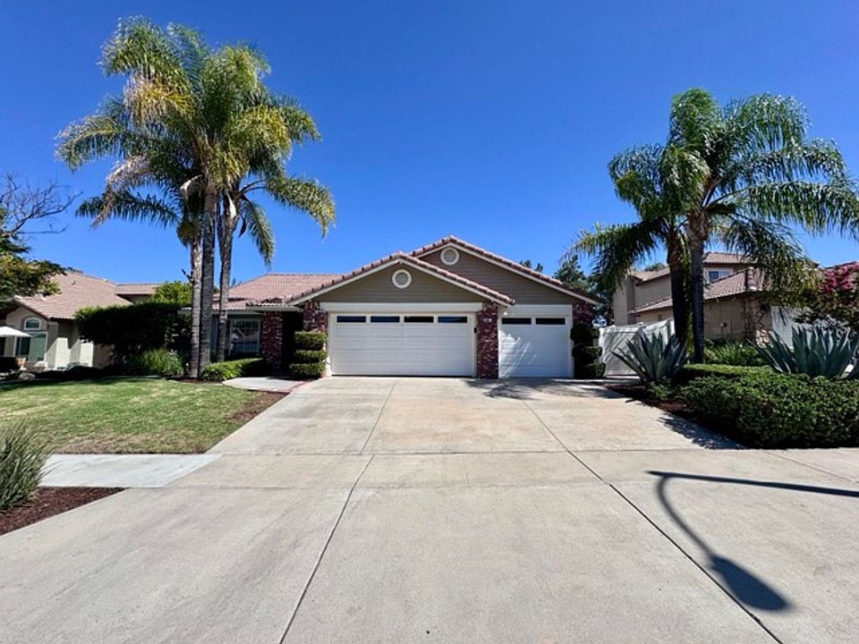 1st image of 687 Black Oak Cir