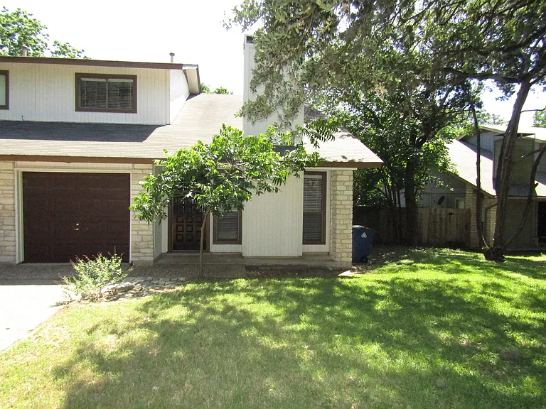 7001 Winedale Dr — Photo 2