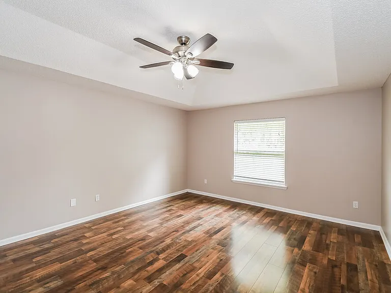 2908 Majestic Oaks Ln — Photo 9