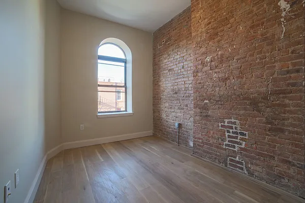 Rented by Nooklyn NYC LLC | media 97