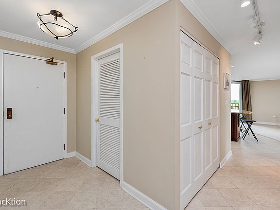 4th image of 125 Acacia Cir APT 704E