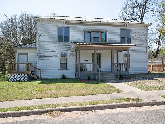 2nd image of 631 W Austin St