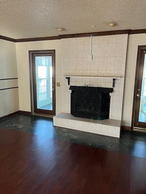 3 bed, 2100 sqft, $1,900 — Photo 4