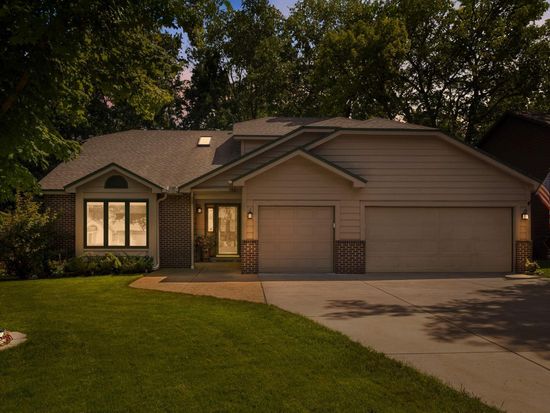 813 Springhill Dr, Burnsville, MN 55306