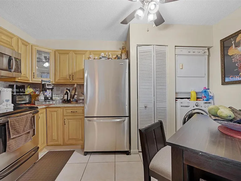 800 Independence Dr — Photo 19