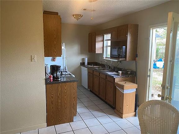 5th image of 705 Madewood Dr