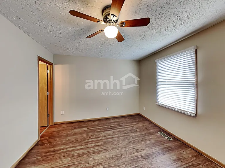 825 Whitehead Dr — Photo 8
