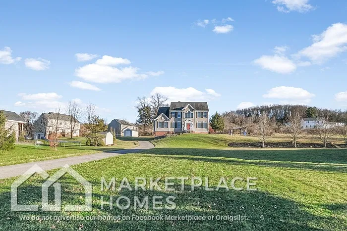 4 bed, 4.5 bath, 3000 sqft, $3,525 — Photo 2