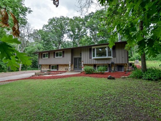 3882 Vilas Hope Rd, Cottage Grove, WI 53527