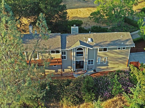 2nd image of 15880 Jackson Oaks Dr