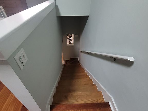 5th image of 211 Saint Luke Ct